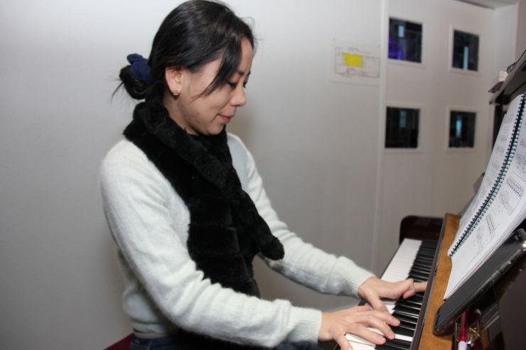 Yuki Kumamoto at the piano.JPG